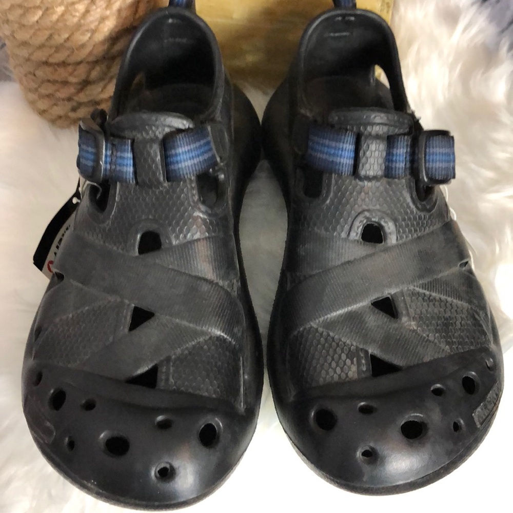 Airwalk Shoes.